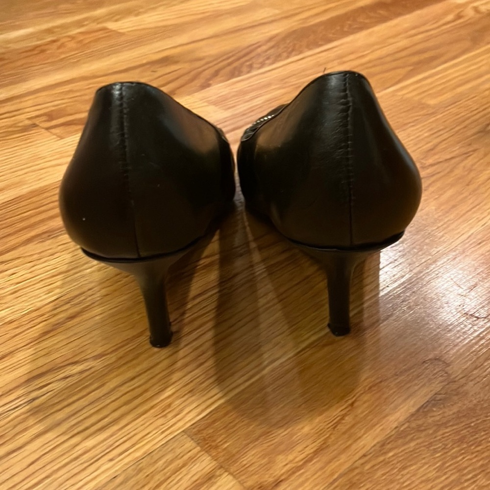 Moda Black Heels with Sleek Pointed Toe SZ 7.5 Zipper detail - Picture 5 of 7